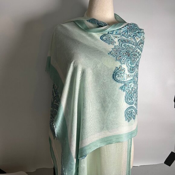 Elegant Green and Blue Scarf Wrap for Versatile Accessorizing - Picture 1 of 2